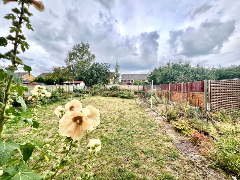 Property photo 2 of 19 Garden