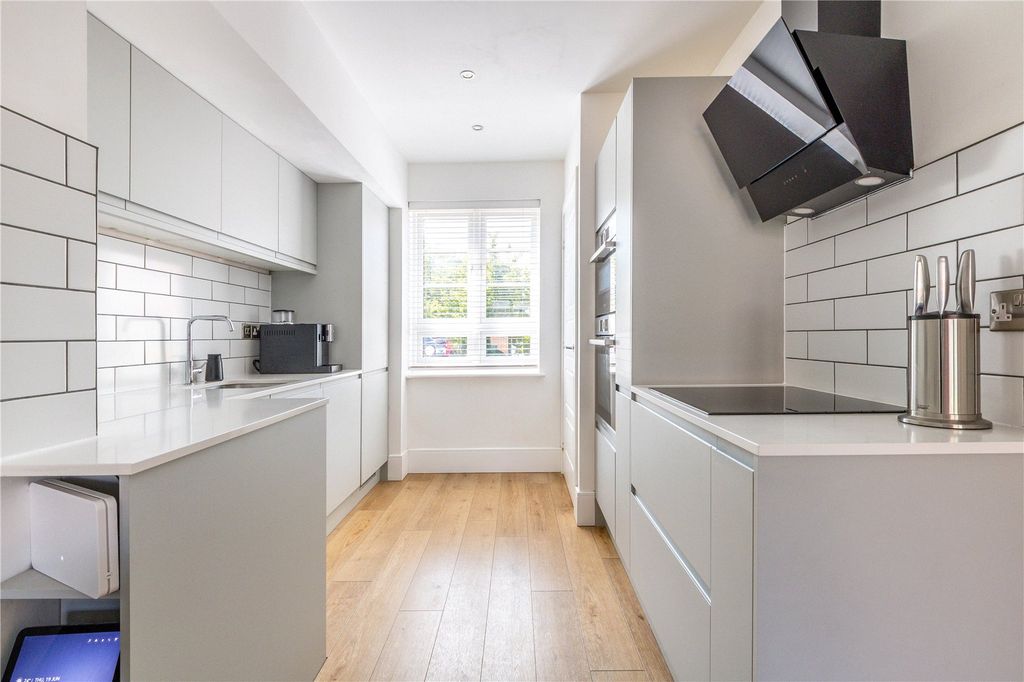 Property photo 3 of 23 Picture No. 18