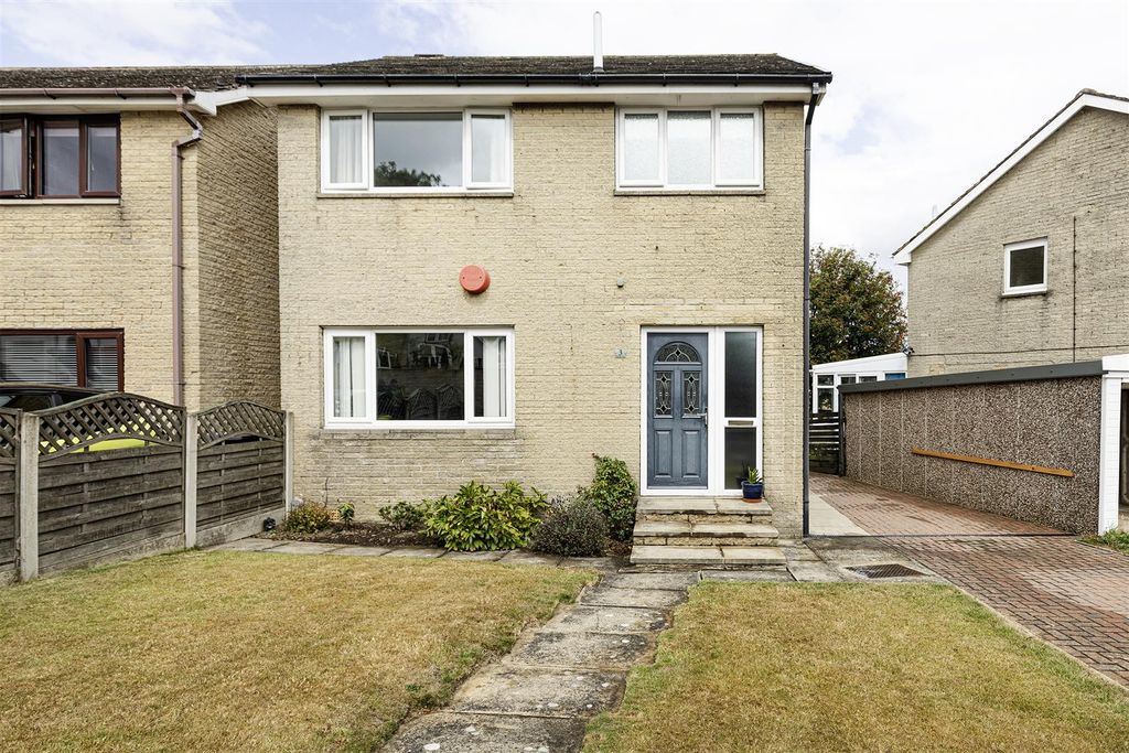 Property photo 1 of 27