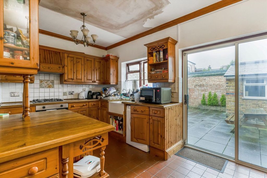 Property photo 2 of 3