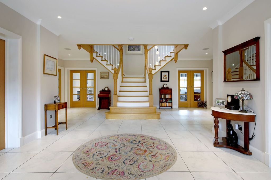 Property photo 2 of 25 Entrance