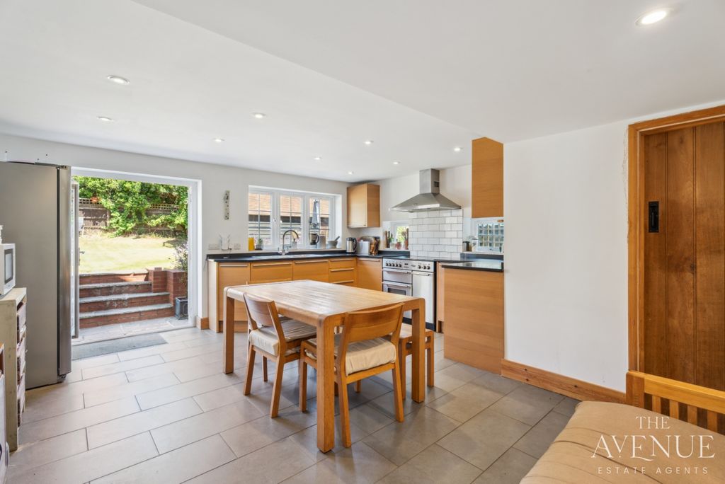Property photo 3 of 16 4238535