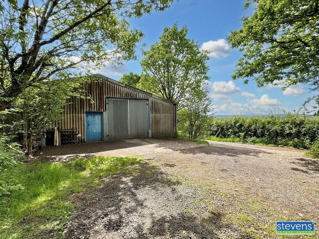 Property photo 2 of 37 Image00019