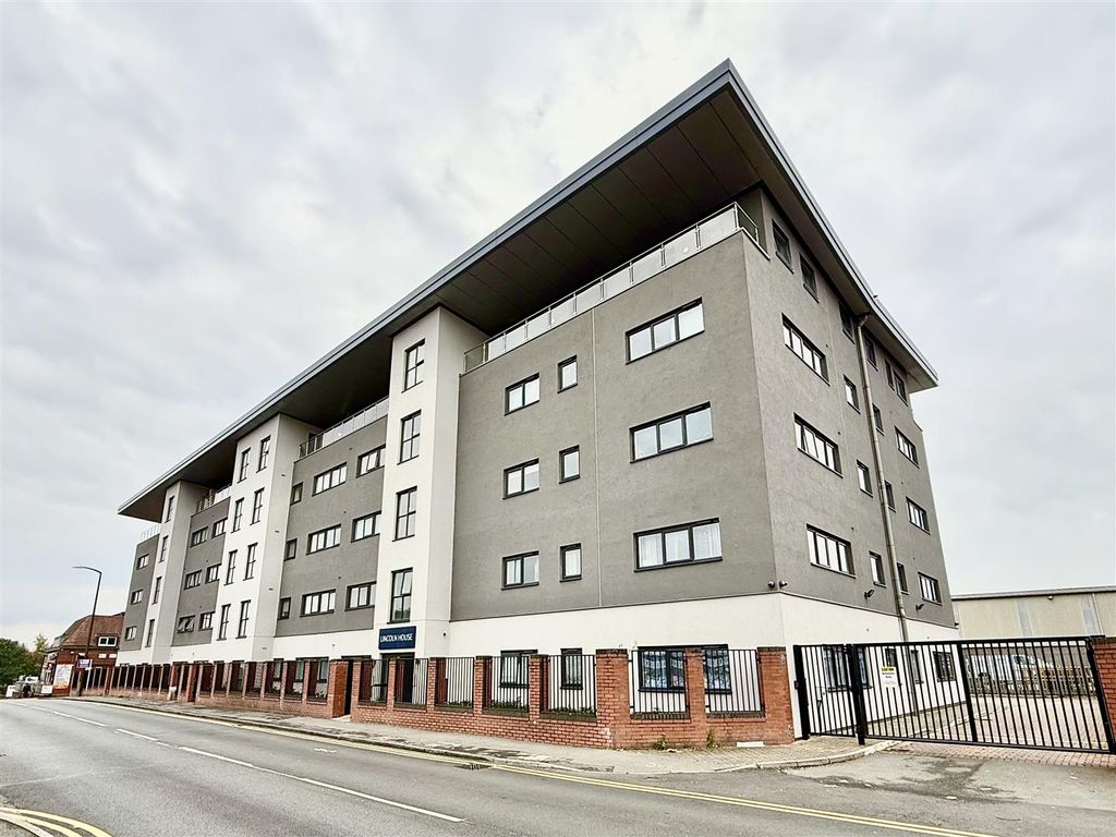 Property photo 2 of 14