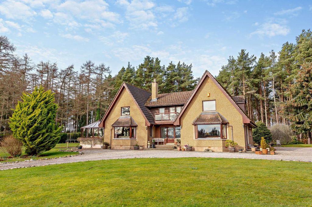 Property photo 1 of 39 Tullich Pines
