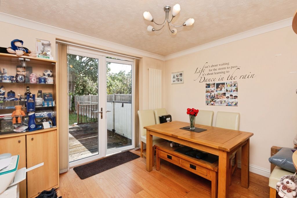 Property photo 3 of 17 Photo