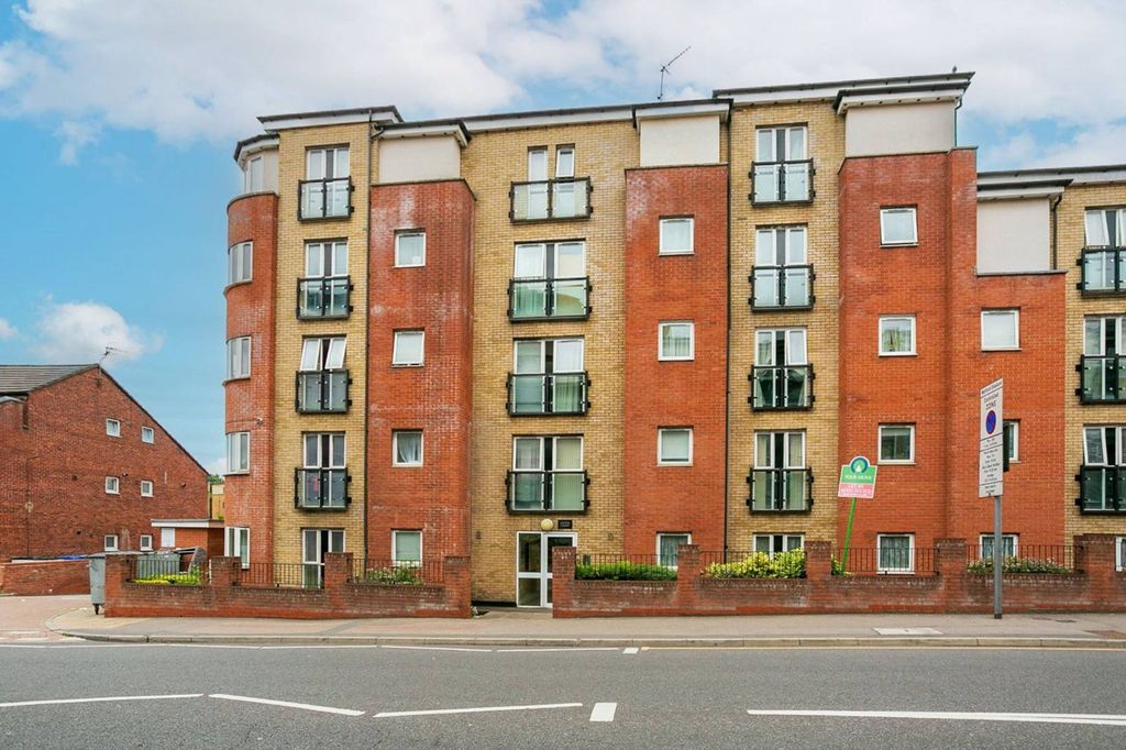 Property photo 2 of 8