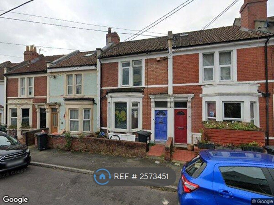 Property photo 2 of 28