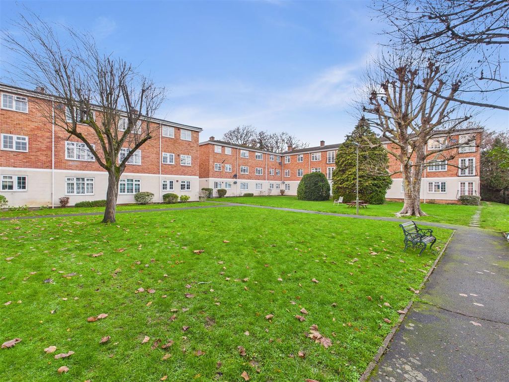 Property photo 2 of 10