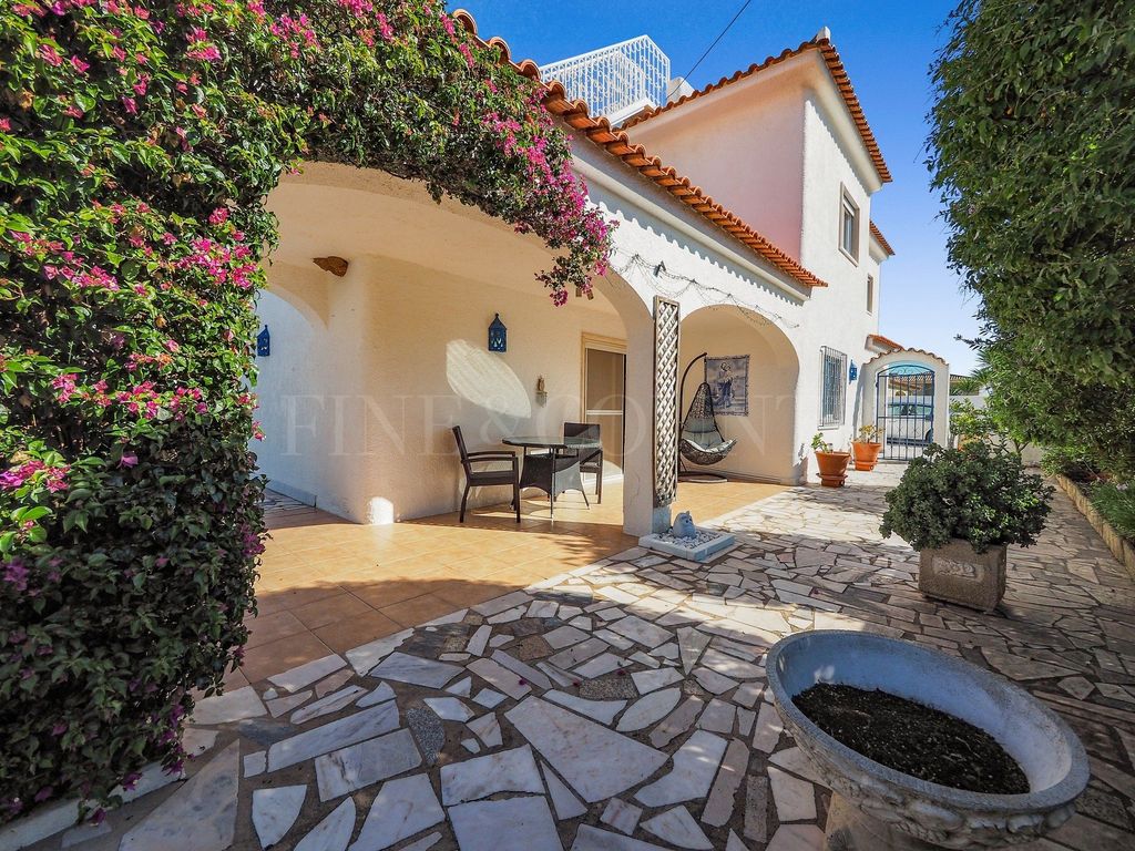 Property photo 2 of 30