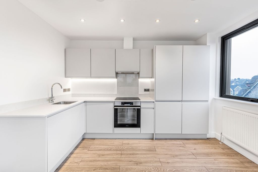 Property photo 2 of 14 Flat_14__113-121_Por