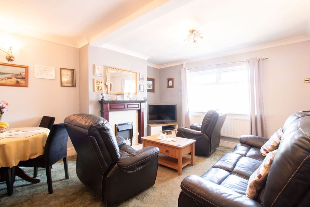 Property photo 2 of 35