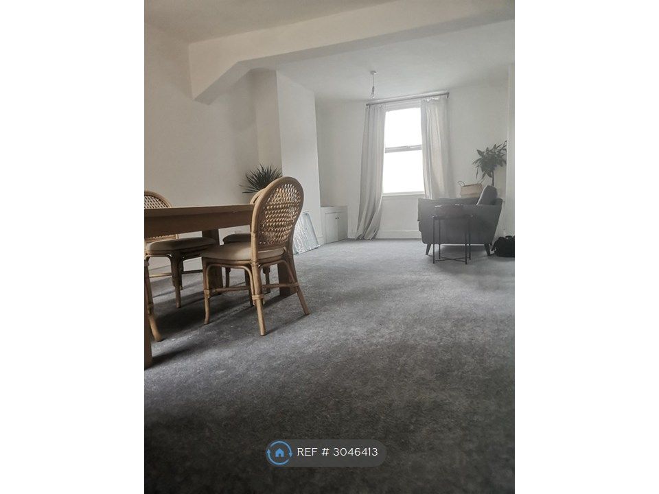 Property photo 1 of 6 Living Room/Diner