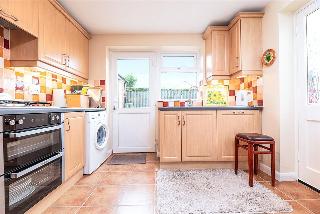 Property photo 3 of 31 Picture No. 12