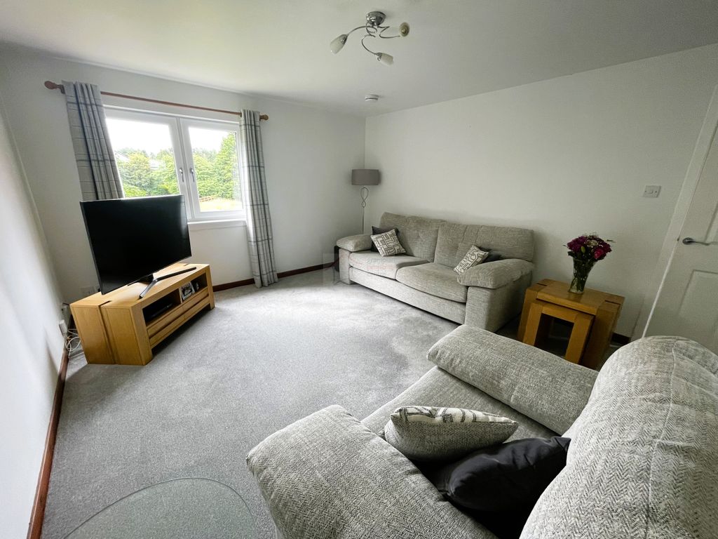 Property photo 3 of 16 Lounge