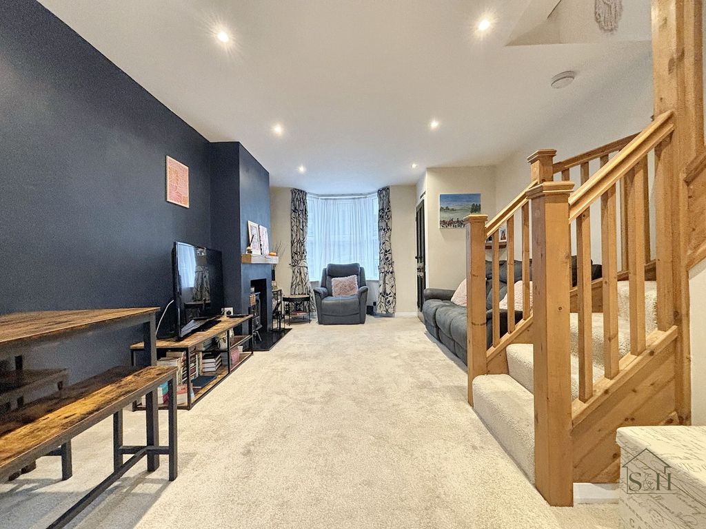 Property photo 3 of 16