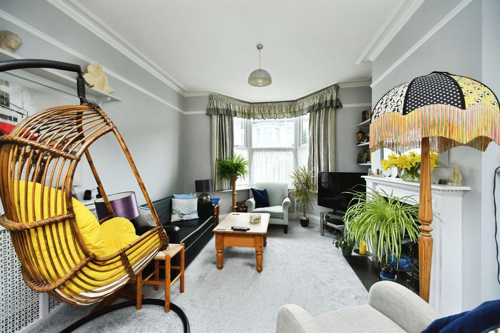 Property photo 3 of 23