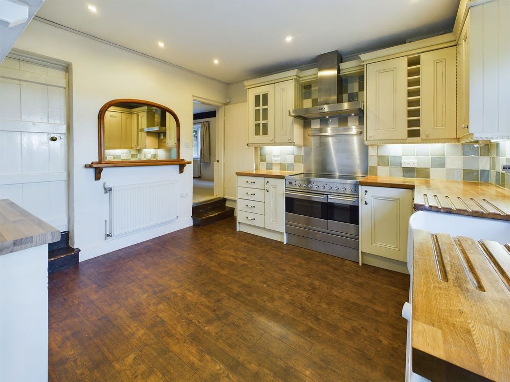 Property photo 1 of 28