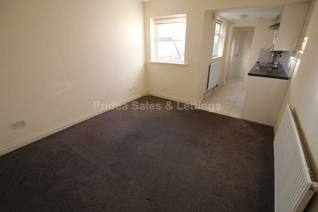 Property photo 3 of 5