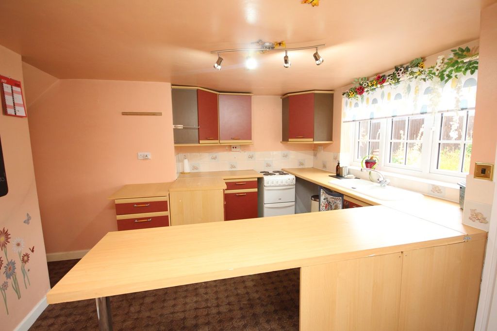 Property photo 2 of 17