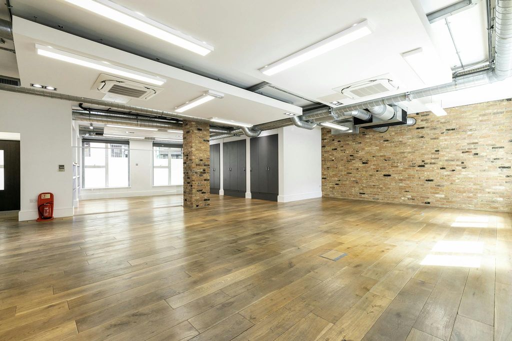 Property photo 2 of 10 Cosmopolitan House 5.Jpg