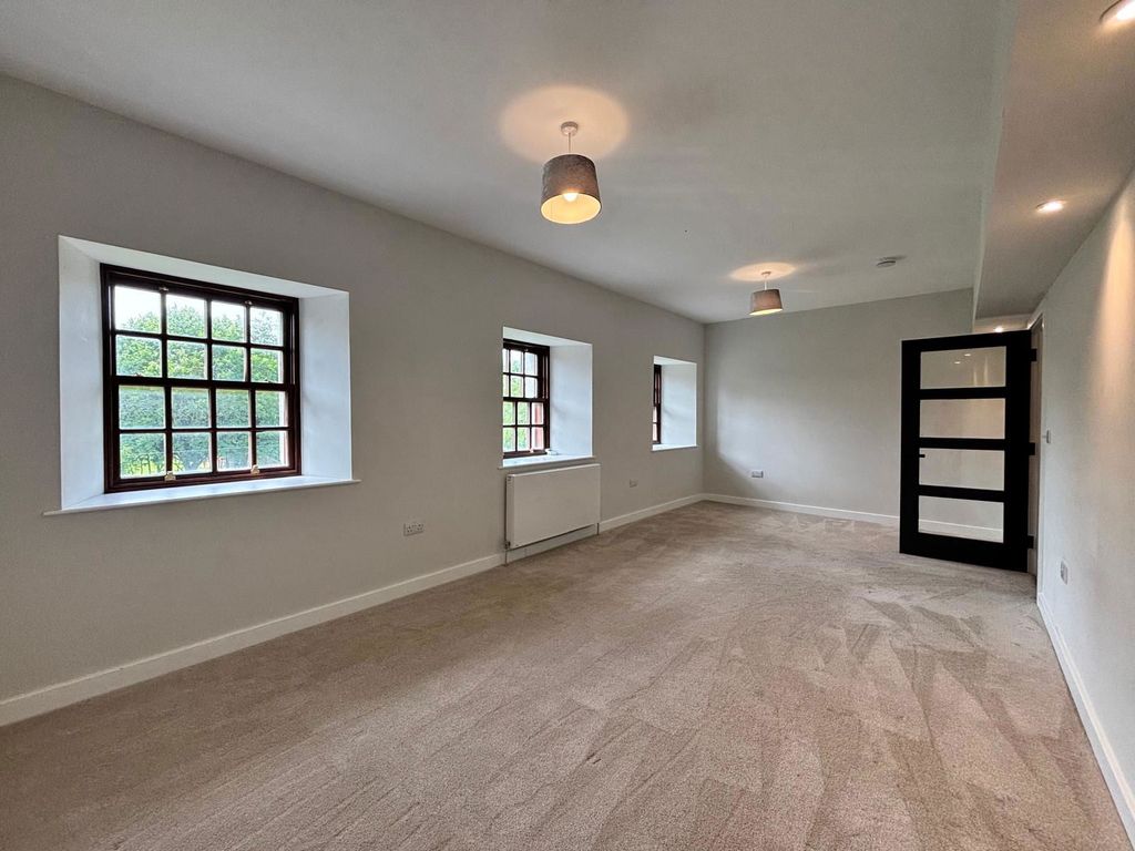 Property photo 3 of 38