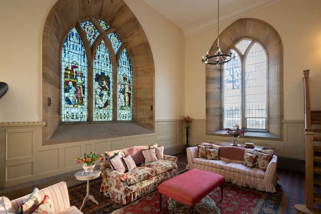 Property photo 2 of 24