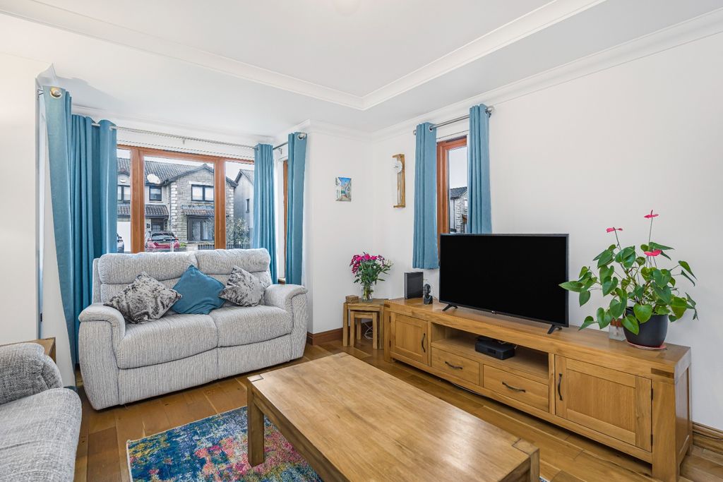 Property photo 2 of 33 4662795