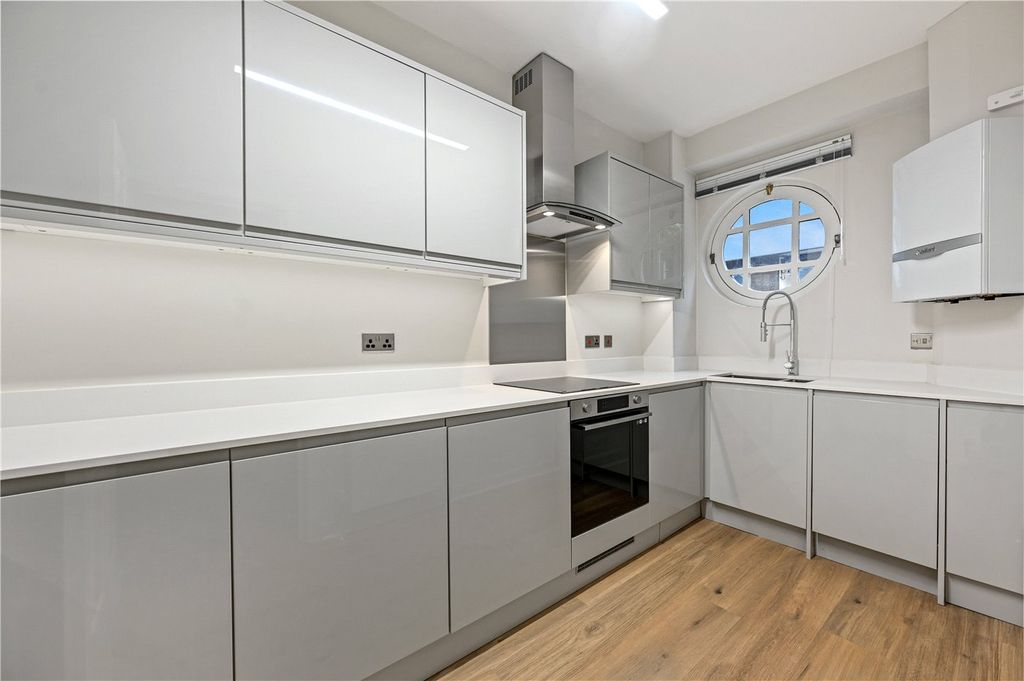 Property photo 2 of 11 Picture No. 29