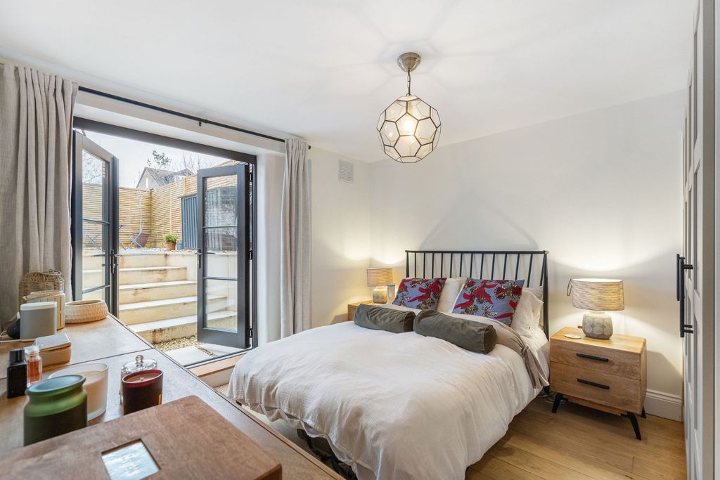 Property photo 3 of 12 4756543