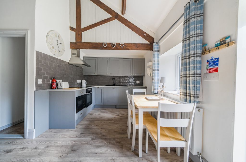 Property photo 2 of 14 Dining Area