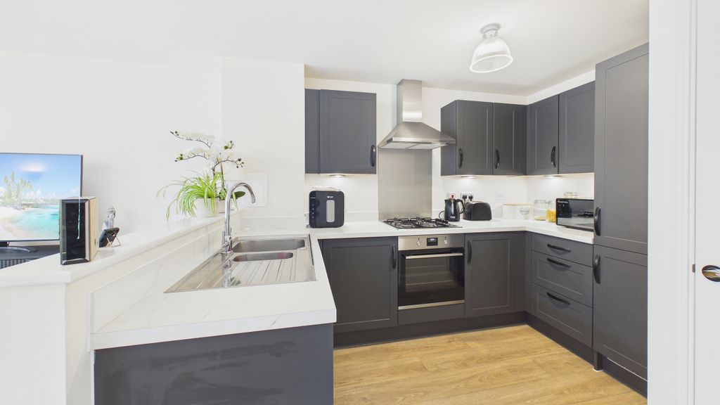 Property photo 2 of 31 Cam04968G0-Pr0113-Still014