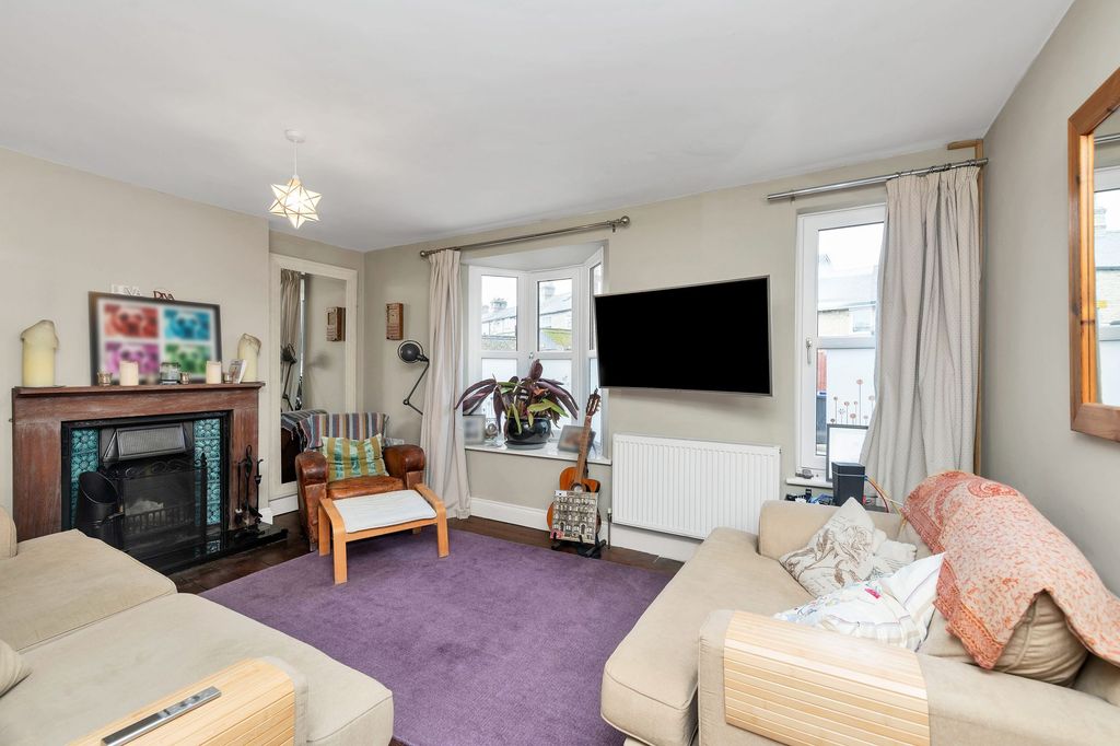 Property photo 2 of 21