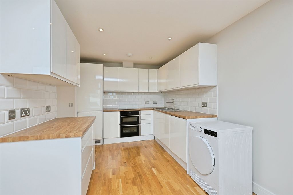 Property photo 1 of 14 Image