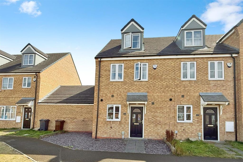 Property photo 1 of 12 Externally