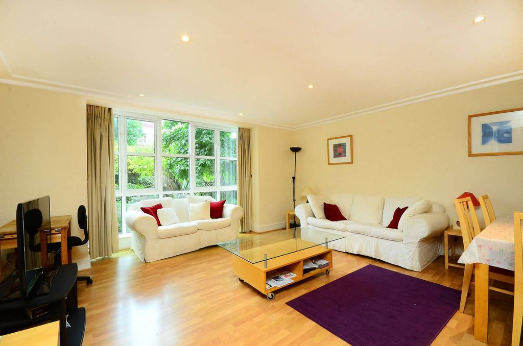 Property photo 2 of 18