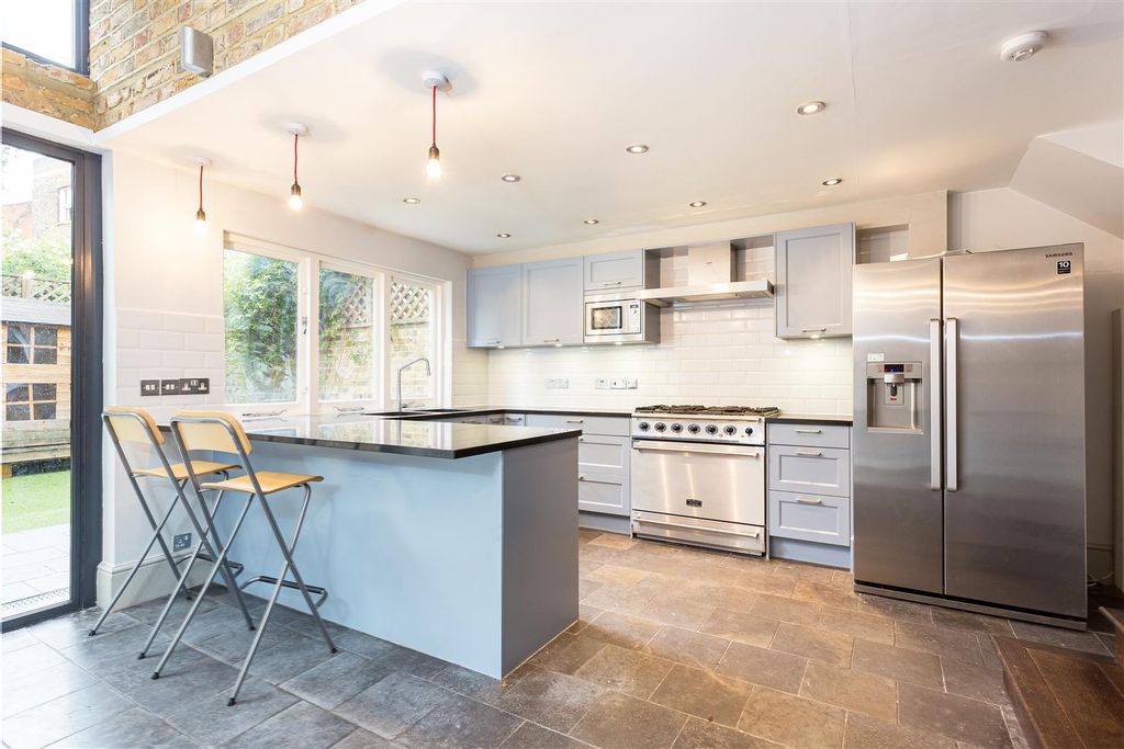 Property photo 3 of 15 Highres2389706.Jpg