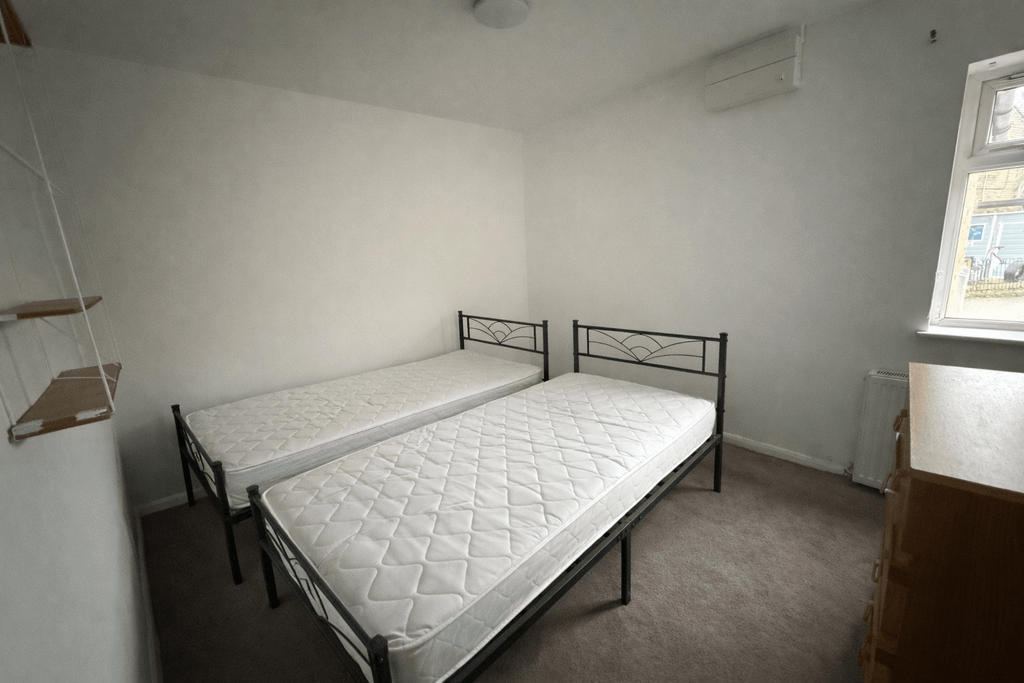 Property photo 3 of 5 Gallery