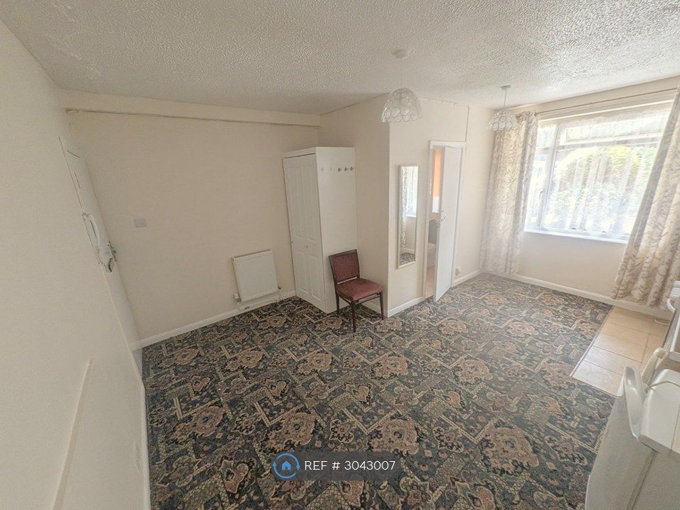 Property photo 2 of 5