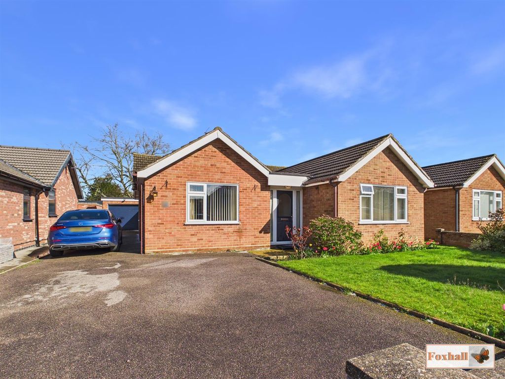 Property photo 1 of 20 Front Garden