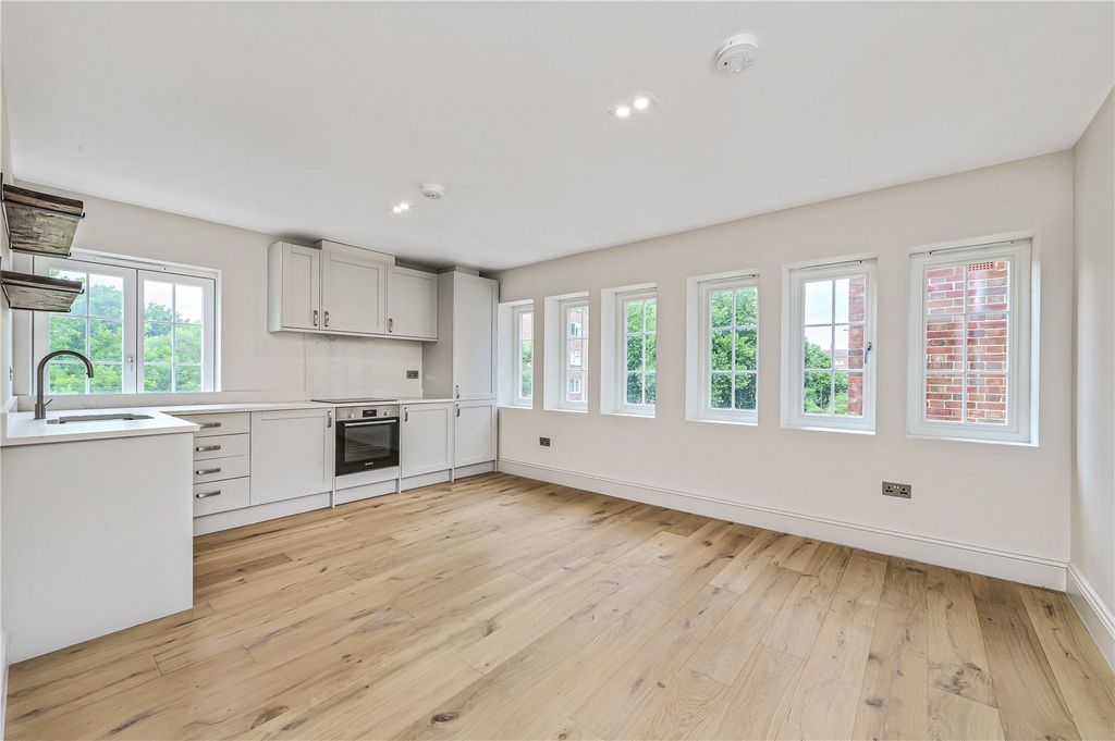 Property photo 1 of 11 Picture No. 02