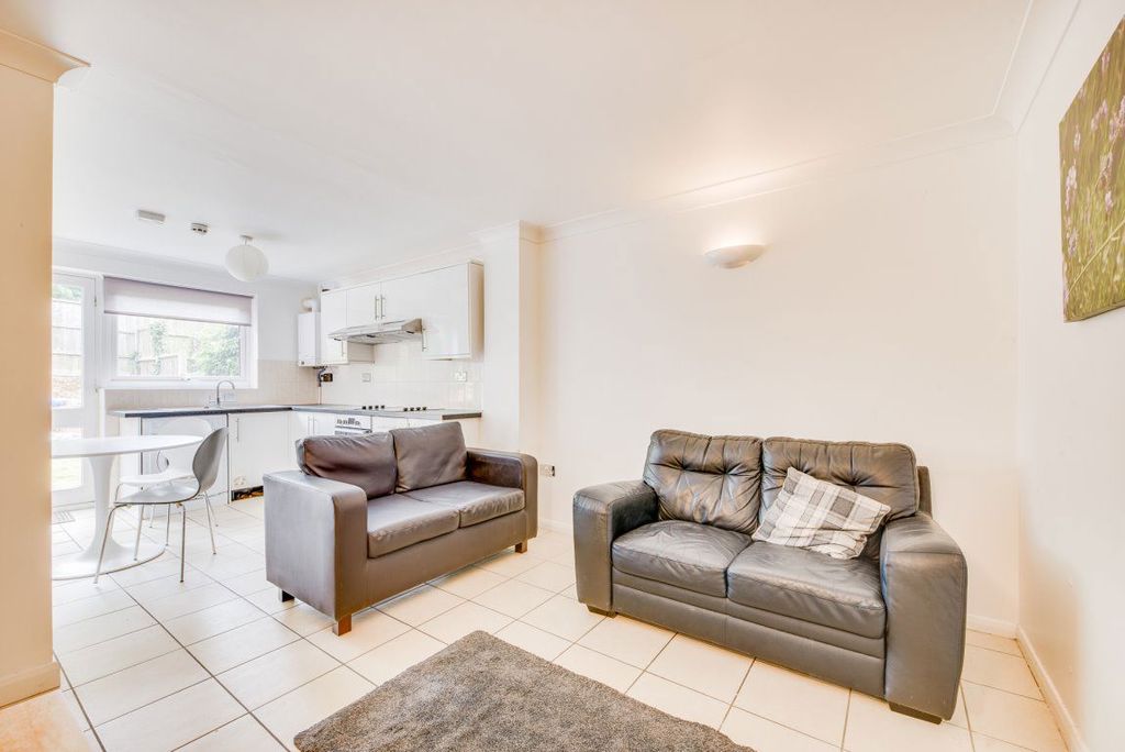 Property photo 3 of 23