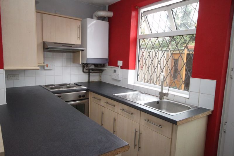 Property photo 3 of 6 Kitchen