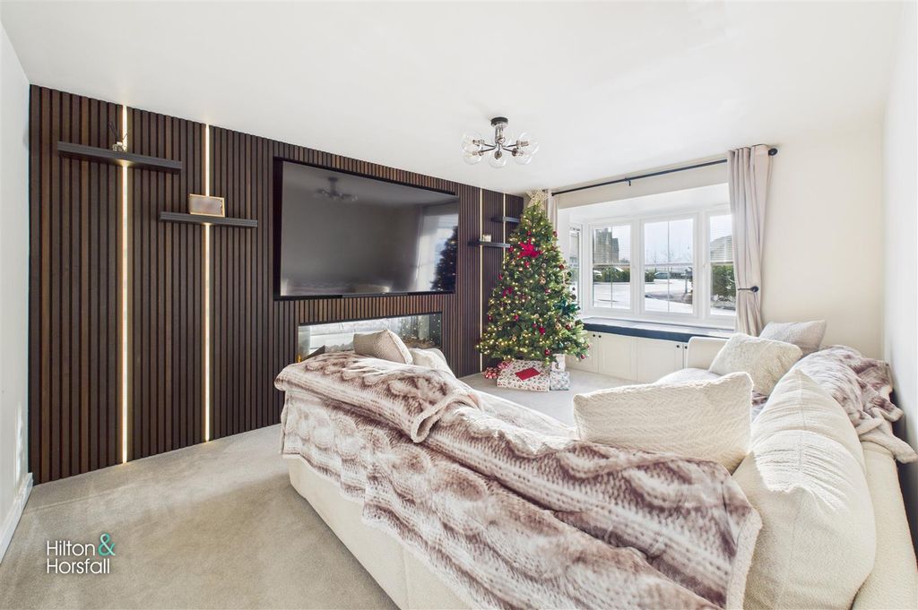 Property photo 2 of 21 Dawson Drive