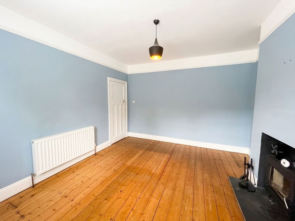 Property photo 3 of 37