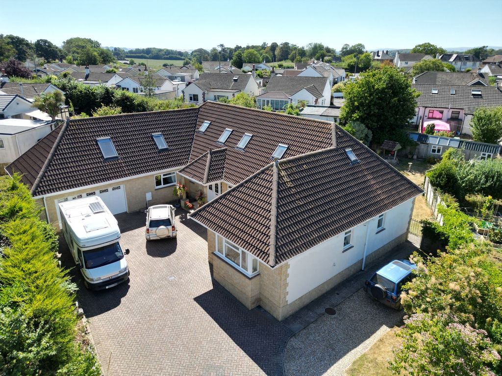 Property photo 1 of 48