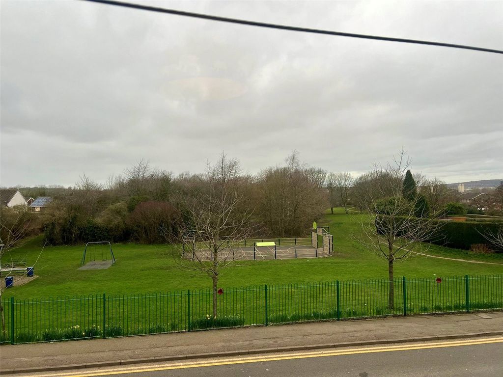 Property photo 2 of 19 Picture No. 34