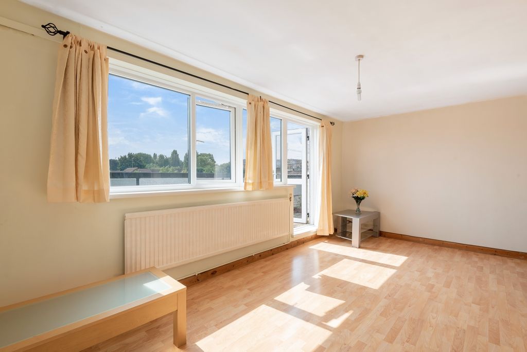 Property photo 1 of 7 630868 (2)