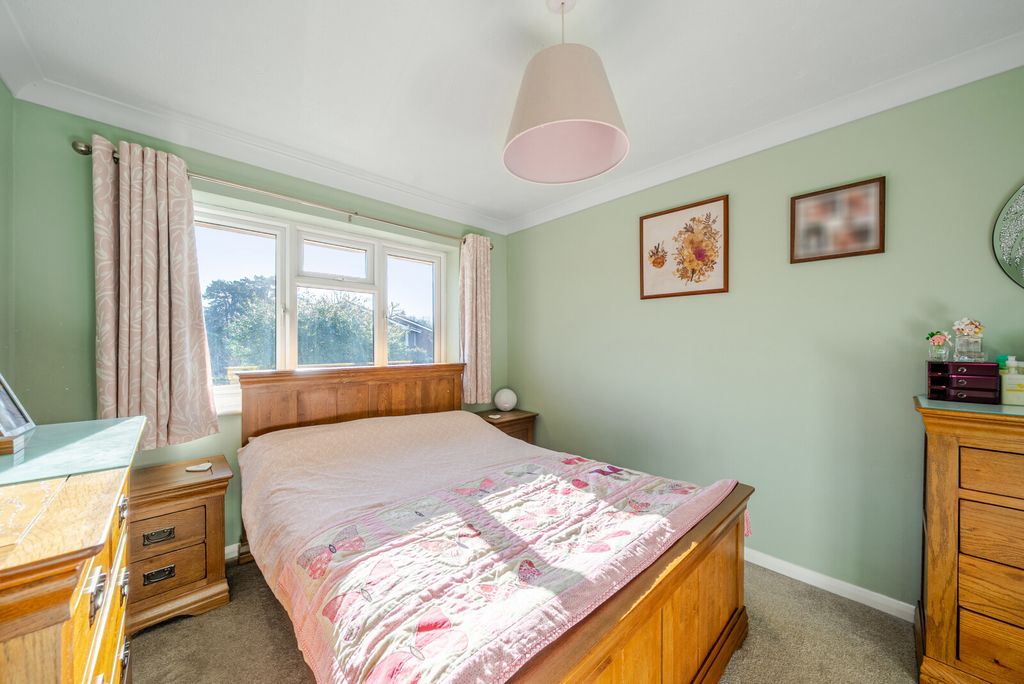 Property photo 3 of 20 1408484-17-698331...