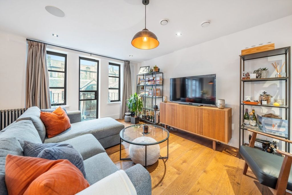 Property photo 3 of 16 1049901 (1)